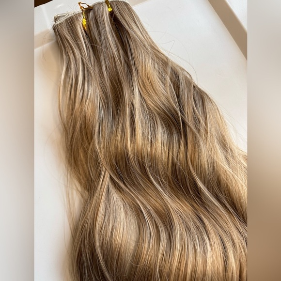 Light ash Brown Hair Extensions - Clip in - Picture 3 of 5